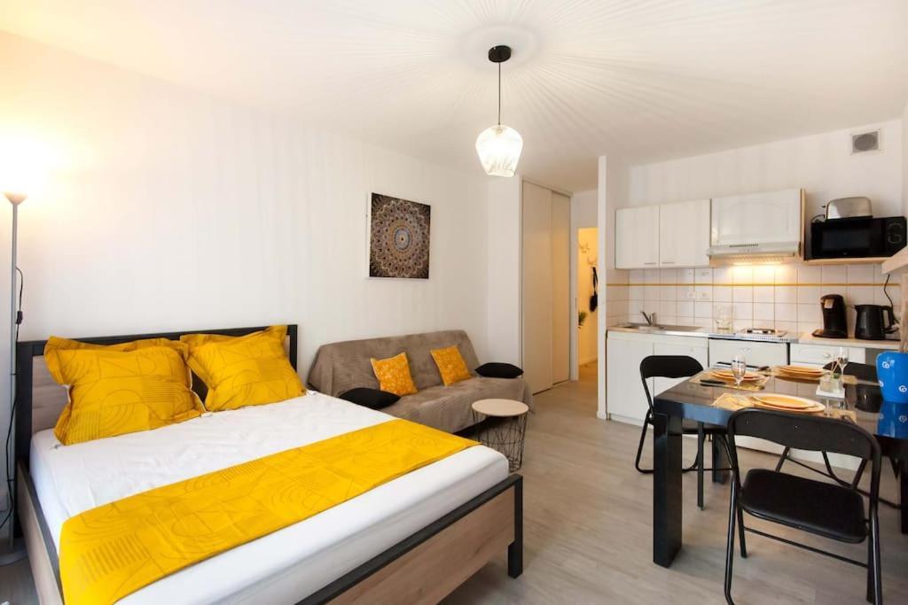 Le Prestigieux Centre Gare Wifi Et Parking Gratuit Appartamento Amiens Esterno foto